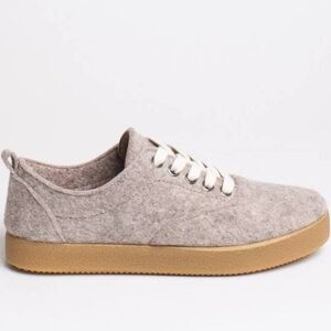 DNA Footwear Hope “This Was A Bottle” Sneakers NWT